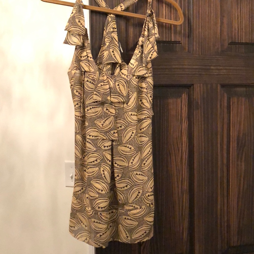 DVF Elegant tan and black patterned y-back top